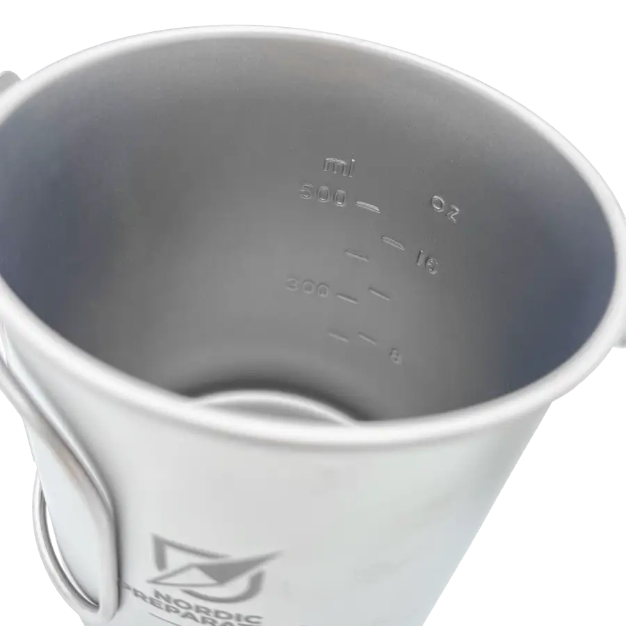 Titankopp med lock och hängare 750 ml