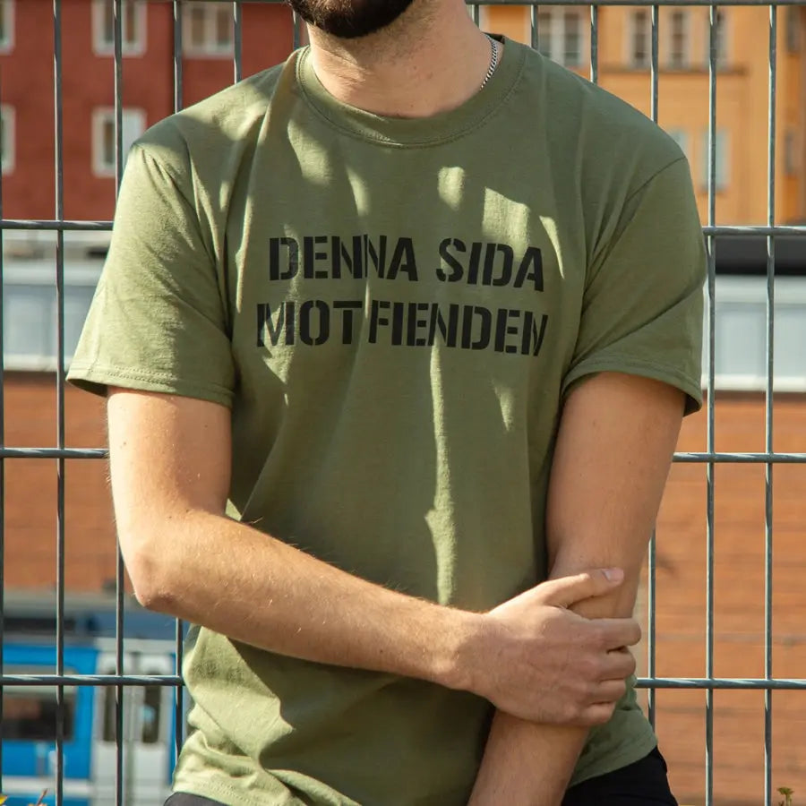T-shirt Denna sida mot fienden